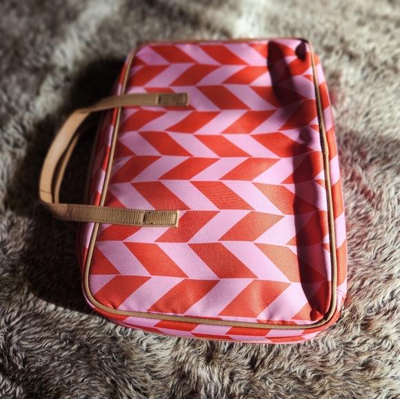 Stella and Dot- red and pink laptop bag - Picture 7 of 7